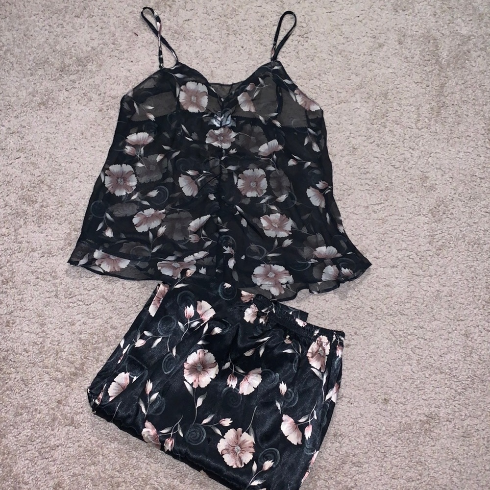B-comfee Lingerie Co Black Floral Satin‎ Pajamas Set